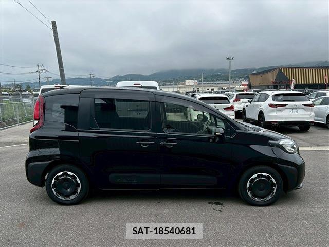 Toyota SIENTA 2024-11 7225129-9