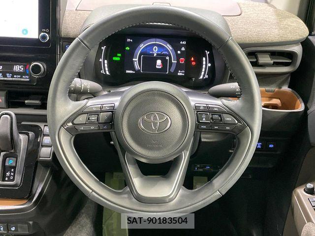Toyota SIENTA 2023-05 7215630-12