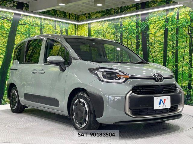 Toyota SIENTA 2023-05 7215630-17
