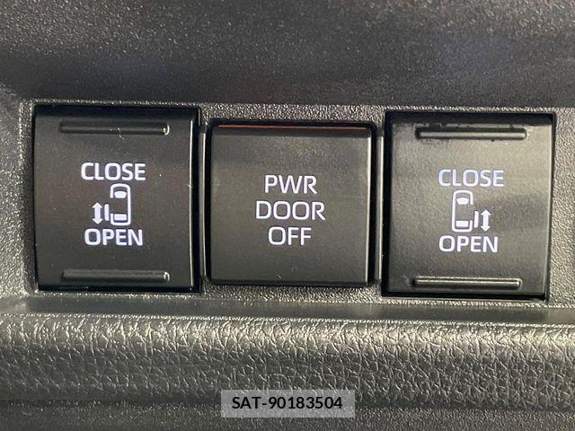 Toyota SIENTA 2023-05 7215630-5