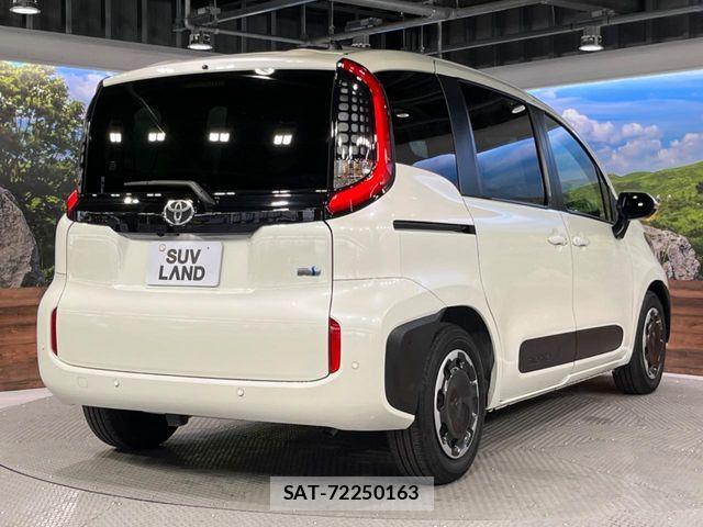 Toyota SIENTA 2023-09 7225104-16