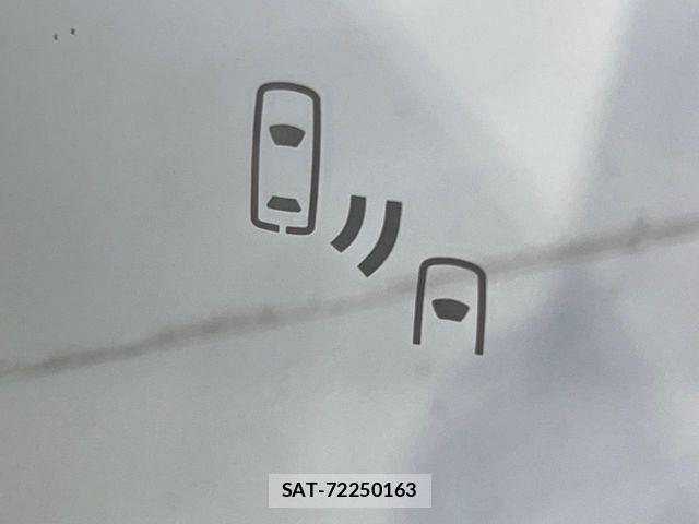 Toyota SIENTA 2023-09 7225104-6