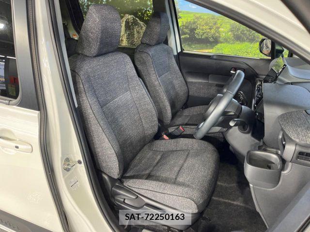 Toyota SIENTA 2023-09 7225104-7
