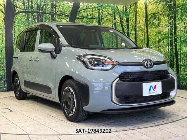 Toyota SIENTA 2023-10 7225105-15