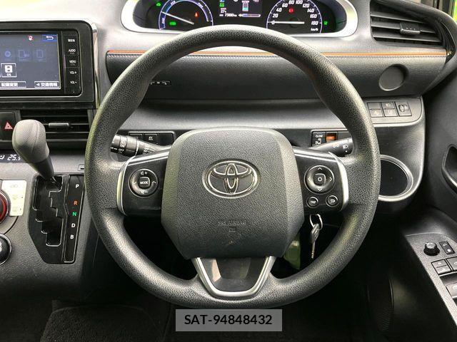 Toyota SIENTA 2015-11 7225038-12