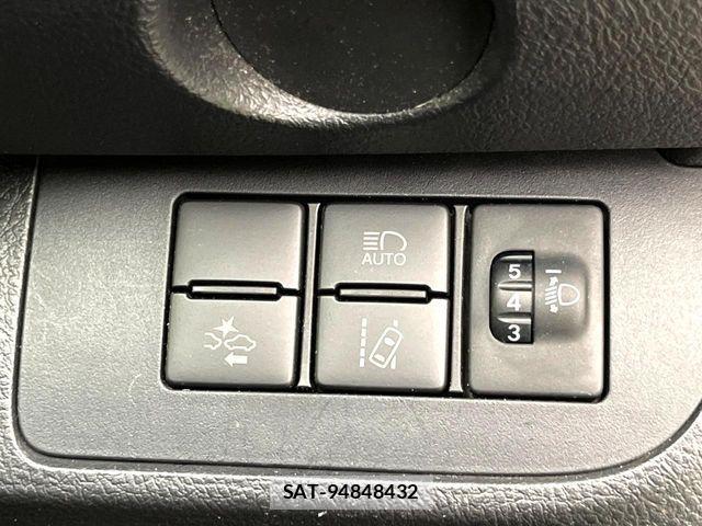 Toyota SIENTA 2015-11 7225038-5