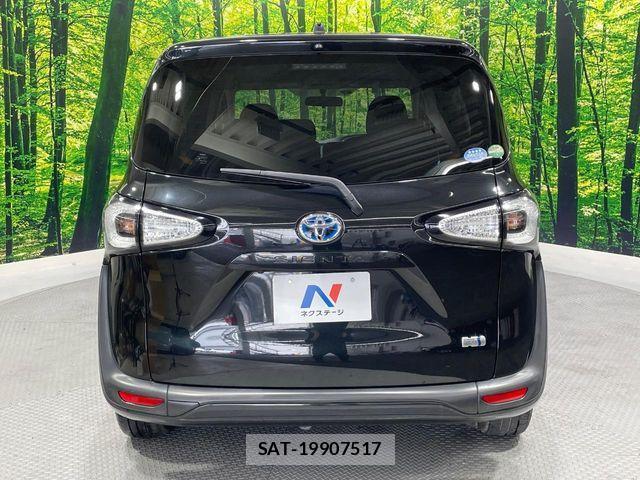Toyota SIENTA 2017-07 7225061-16