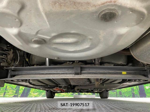 Toyota SIENTA 2017-07 7225061-18