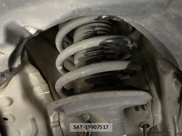 Toyota SIENTA 2017-07 7225061-19