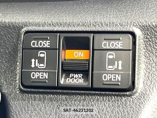 Toyota SIENTA 2016-02 7217387-5