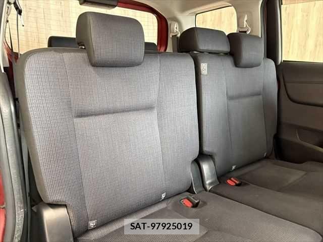 Toyota SIENTA 2015-09 7225034-9