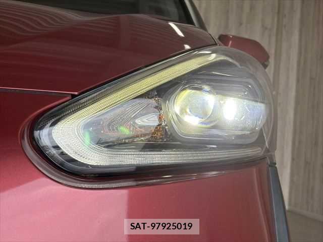 Toyota SIENTA 2015-09 7225034-13