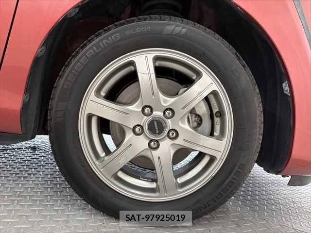 Toyota SIENTA 2015-09 7225034-15