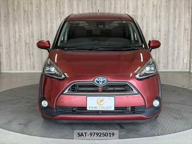 Toyota SIENTA 2015-09 7225034-16