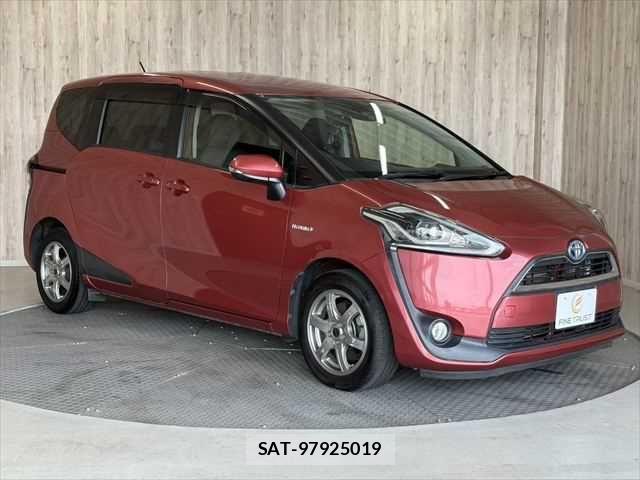 Toyota SIENTA 2015-09 7225034-17