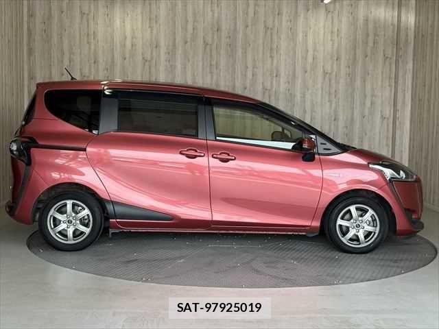 Toyota SIENTA 2015-09 7225034-18