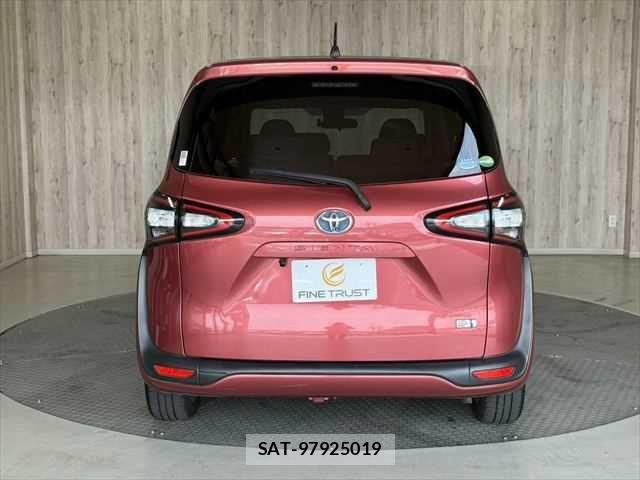 Toyota SIENTA 2015-09 7225034-19