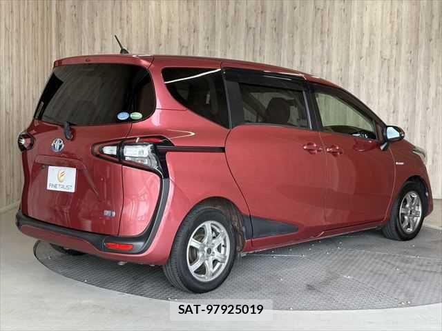 Toyota SIENTA 2015-09 7225034-20