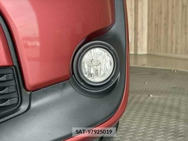 Toyota SIENTA 2015-09 7225034-24