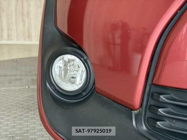 Toyota SIENTA 2015-09 7225034-26