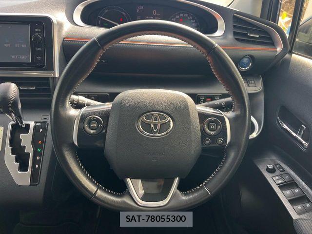 Toyota SIENTA 2015-09 7225032-11