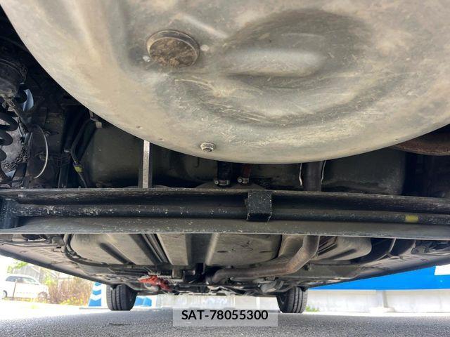 Toyota SIENTA 2015-09 7225032-19