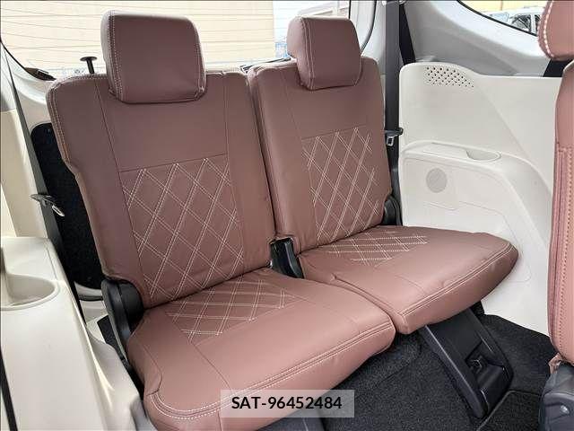 Toyota SIENTA 2017-05 7225059-11