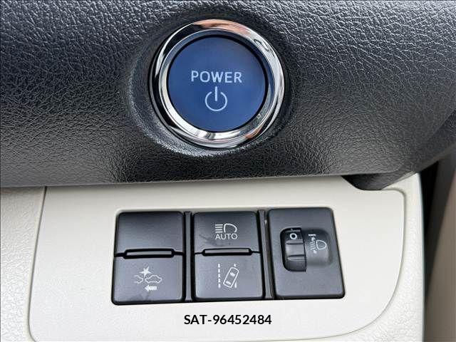 Toyota SIENTA 2017-05 7225059-16