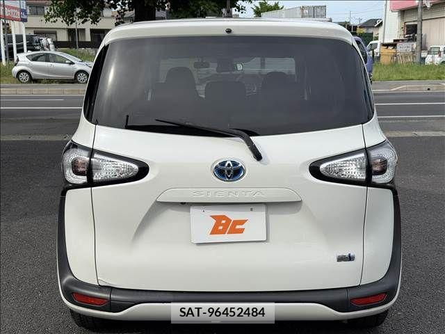 Toyota SIENTA 2017-05 7225059-22