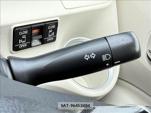 Toyota SIENTA 2017-05 7225059-29