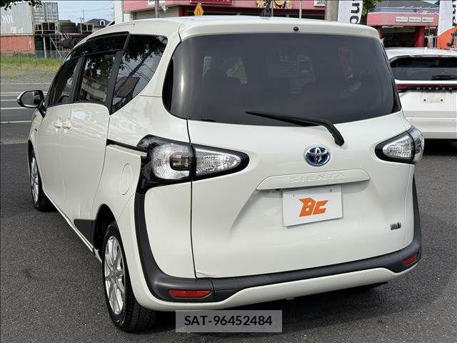 Toyota SIENTA 2017-05 7225059-7