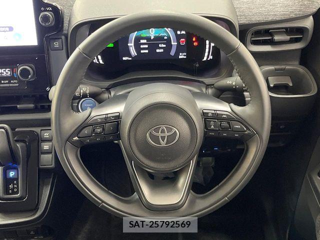Toyota SIENTA 2022-09 7225083-10