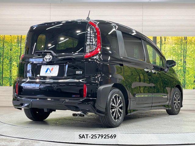 Toyota SIENTA 2022-09 7225083-16