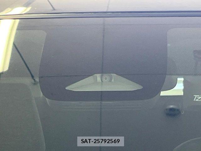 Toyota SIENTA 2022-09 7225083-2