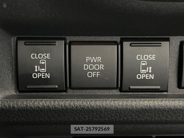 Toyota SIENTA 2022-09 7225083-4
