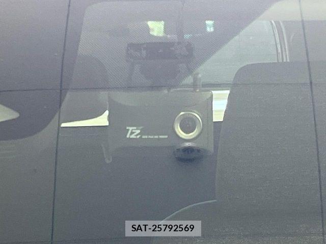 Toyota SIENTA 2022-09 7225083-5