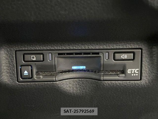 Toyota SIENTA 2022-09 7225083-6