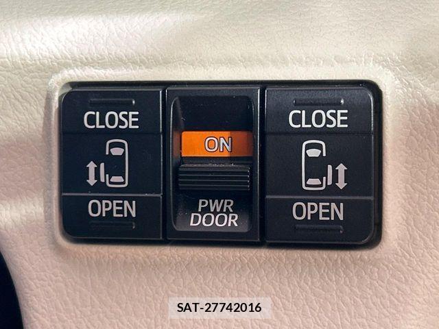 Toyota SIENTA 2015-11 7225036-4