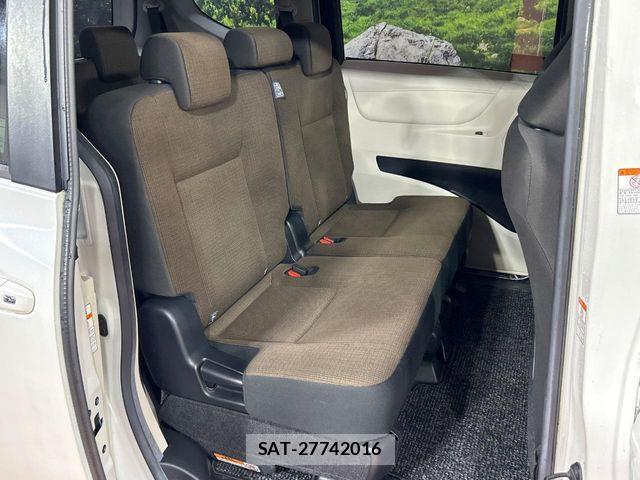 Toyota SIENTA 2015-11 7225036-8