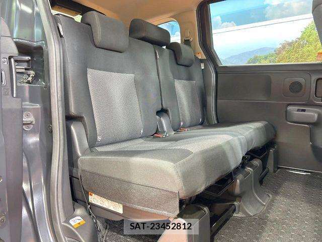 Toyota SIENTA 2023-11 7225108-9