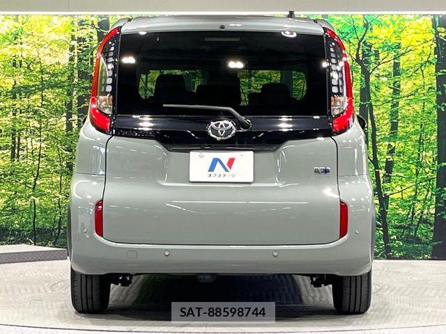 Toyota SIENTA 2023-08 7225096-14