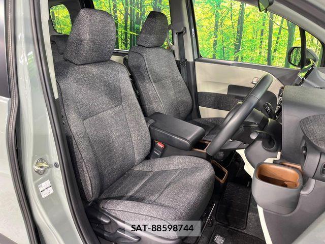 Toyota SIENTA 2023-08 7225096-7