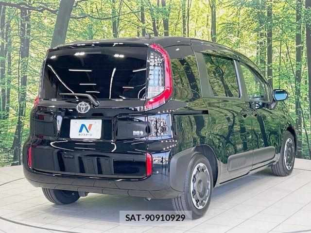 Toyota SIENTA 2023-06 7225090-16