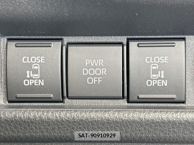 Toyota SIENTA 2023-06 7225090-5