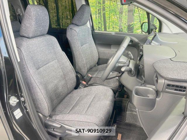 Toyota SIENTA 2023-06 7225090-7