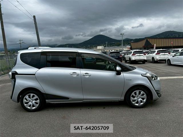 Toyota SIENTA 2017-11 7225067-9