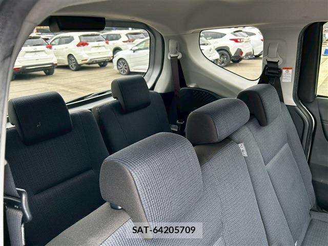 Toyota SIENTA 2017-11 7225067-15