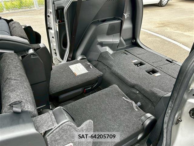 Toyota SIENTA 2017-11 7225067-16