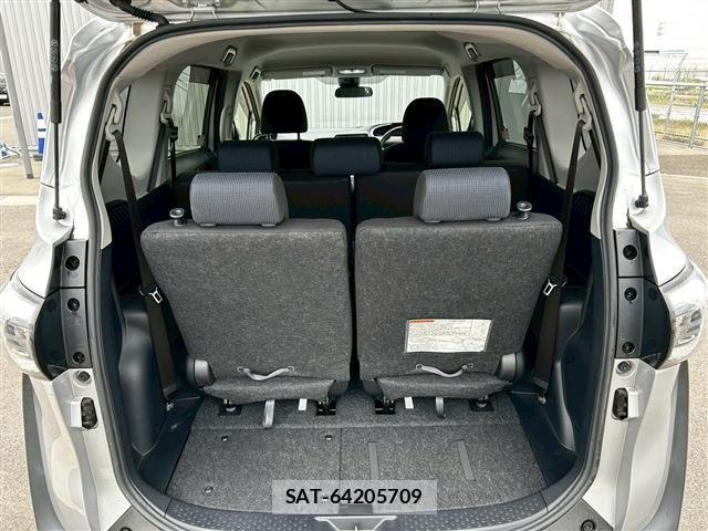 Toyota SIENTA 2017-11 7225067-17