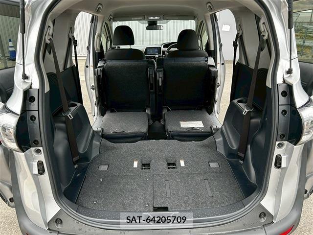 Toyota SIENTA 2017-11 7225067-18